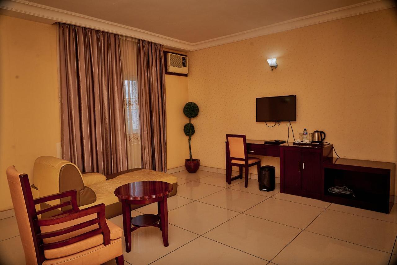 Barcelona Hotels, Abuja Mobushipe Luaran gambar