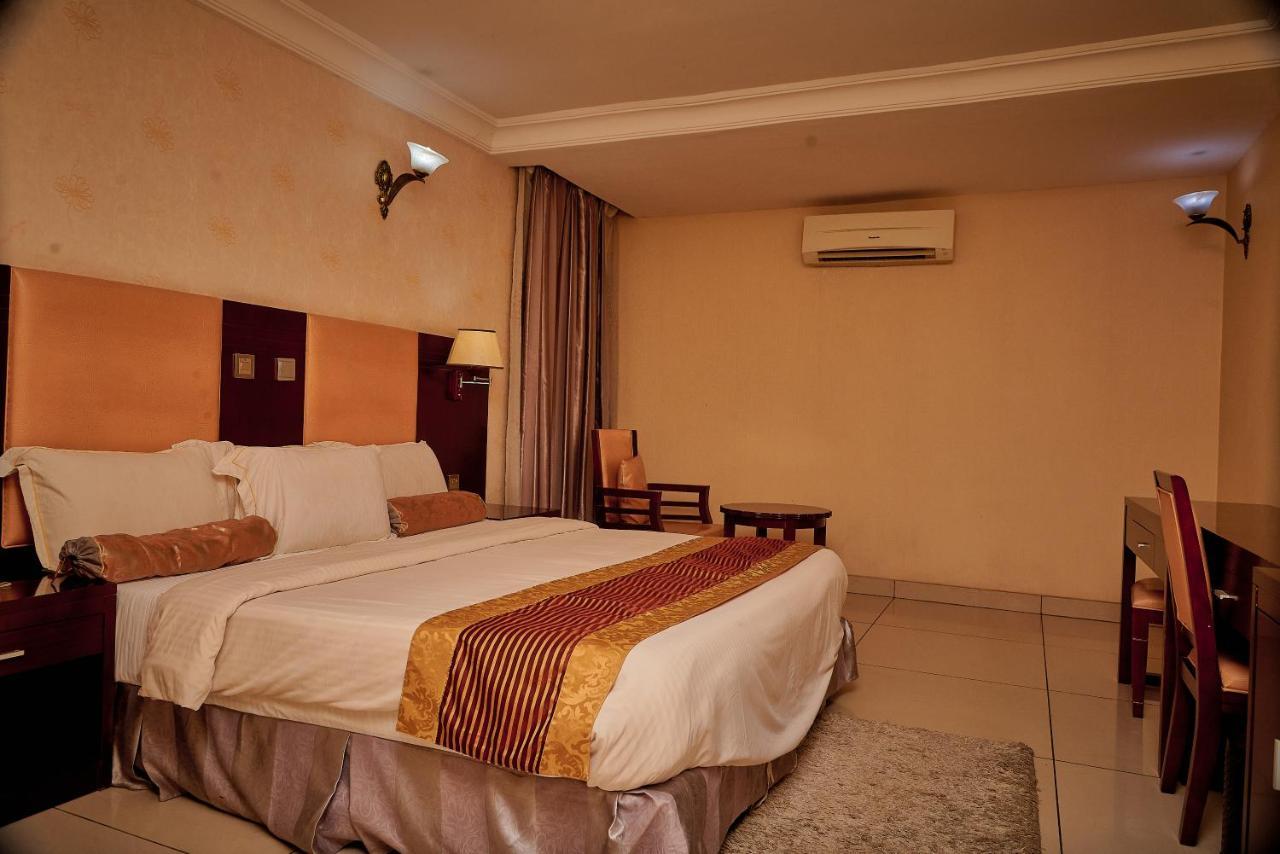 Barcelona Hotels, Abuja Mobushipe Luaran gambar
