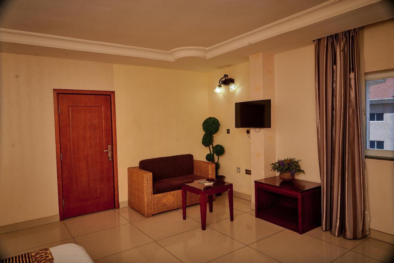 Barcelona Hotels, Abuja Mobushipe Luaran gambar