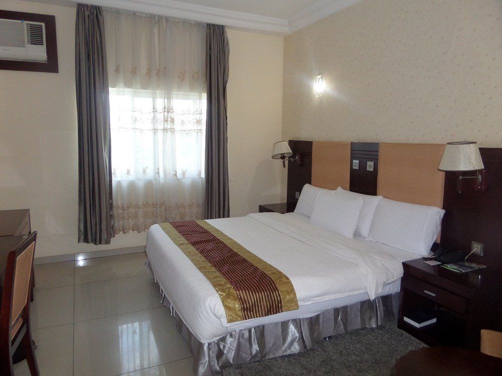 Barcelona Hotels, Abuja Mobushipe Luaran gambar