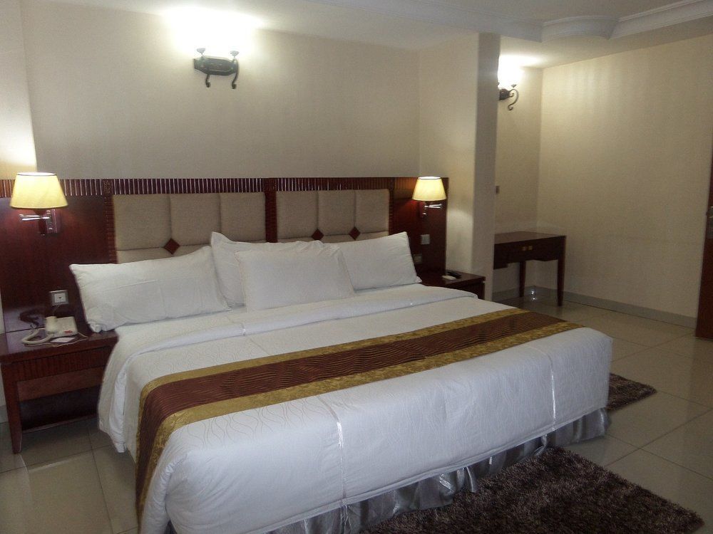 Barcelona Hotels, Abuja Mobushipe Luaran gambar